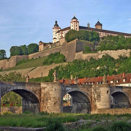 Appartamento Zentral Wohnen - inkl. privatem Stellplatz Würzburg Esterno foto