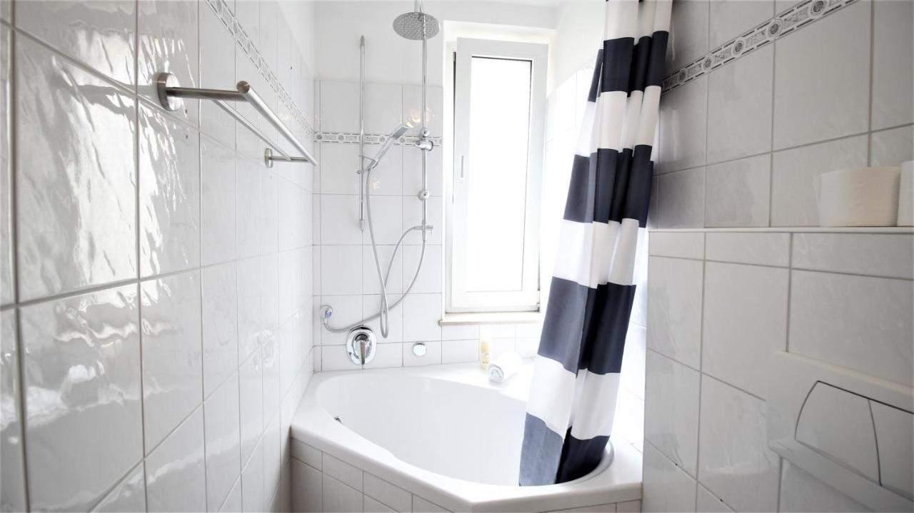 Appartamento Zentral Wohnen - inkl. privatem Stellplatz Würzburg Esterno foto